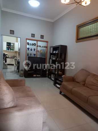 Rumah Nyaman Strategis di Parakan Mas Antapani