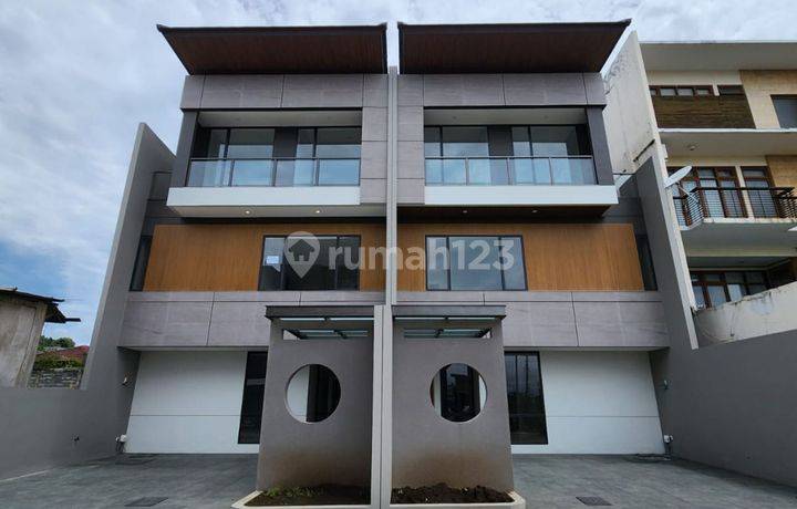 Rumah Mewah Harga Terjangkau Di Setraduta Lavida Residence