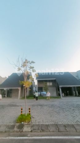 Rumah Mewah  2 Lantai Royal Residence Surabaya 