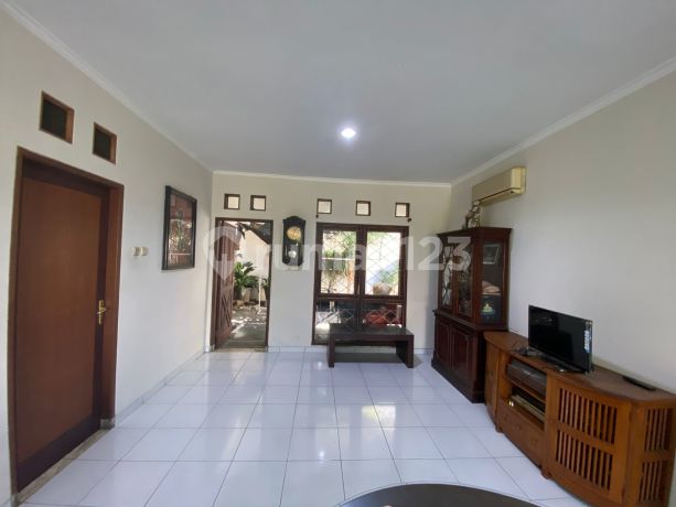 One-Story House in Pratama Wiyung Housing, Strategic Location