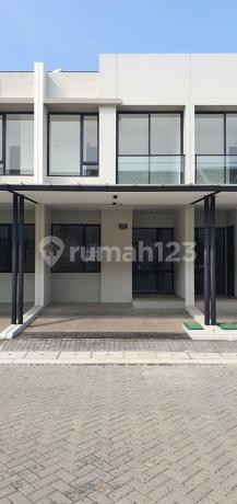 Rumah 2 Lantai Brand New House Cluster Florida Pik2