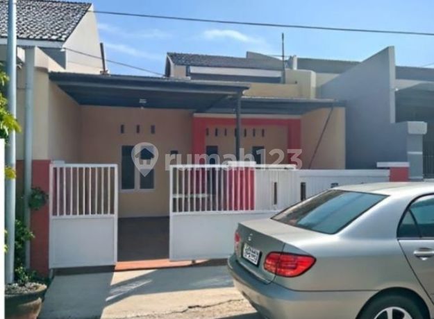 Rumah - Sinar Medayu Selatan Lokasi Strategis Rumah - Sinar Medayu Selatan Lokasi Strategis