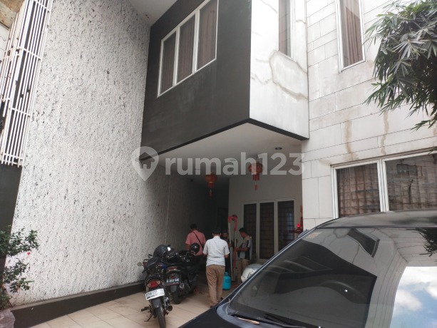 For Sale Via Auction 140426 2-Story House Jl Tubagus Angke Grawisa Complex G No 22