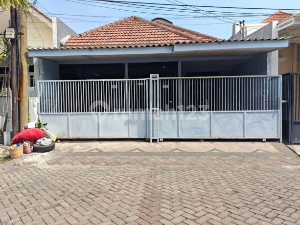Rumah 1.5 Lantai Nirwana Executive, Rungkut