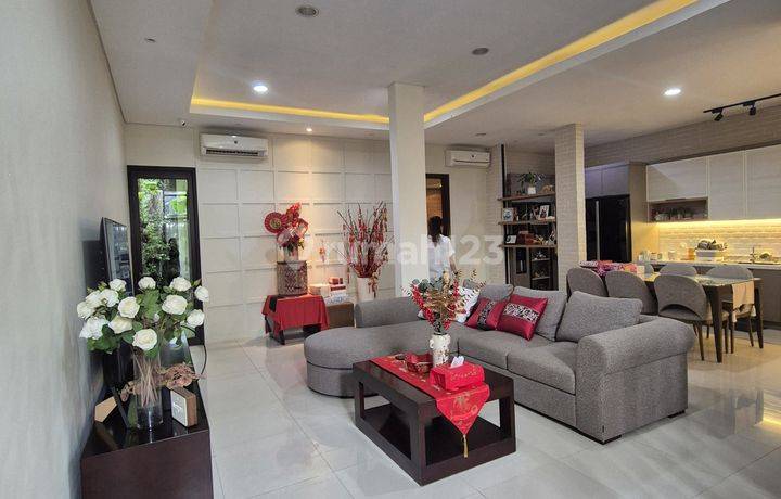 Rumah Furnished Cakep Mayfield - Greenwich, BSD City. Dekat Pusat Kuliner Aniva