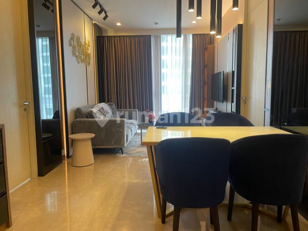 Apartemen Izzara 2 Kamar Tidur Tower North Furnished Bagus