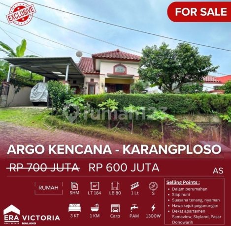 Spacious House with Mount Arjuno View Near Pasar Donowarih