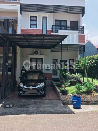 2-Story House in Taman Holandia, Strategic Location, Neat and Move-In Ready