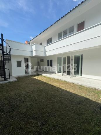 Spacious Bromo Garden House Lippo Karawaci 2 Floors Ready to Occupy Spacious Bromo Garden House Lippo Karawaci 2 Floors Ready to Occupy