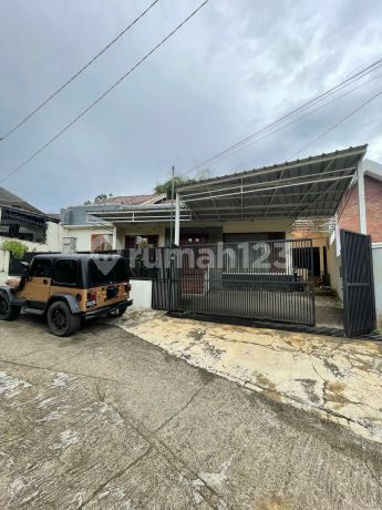 Rumah Luas & Terawat Di Gunung Batu Kota Bandung Rumah Luas & Terawat Di Gunung Batu Kota Bandung