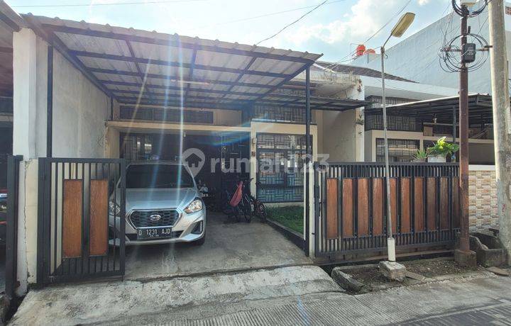 Jual Rumah Strategis Semi Furnished 
