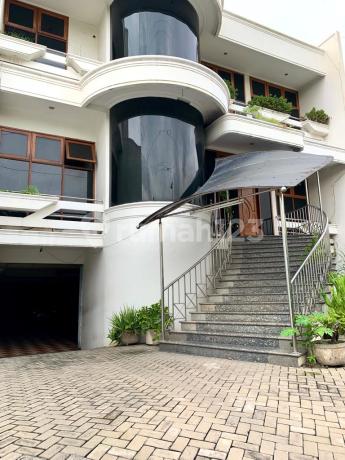 KOMERSIL AREA RAYA DHARMAHUSADA INDAH SIAP HUNI