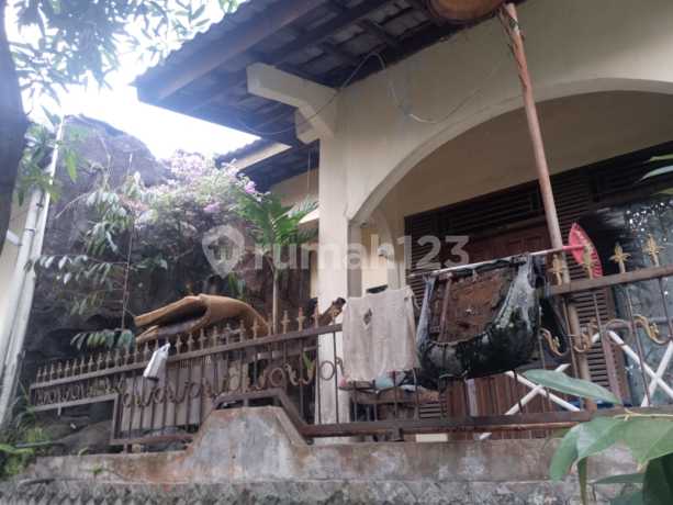 Rumah 2 Lantai Dipudak Payung Banyumanik