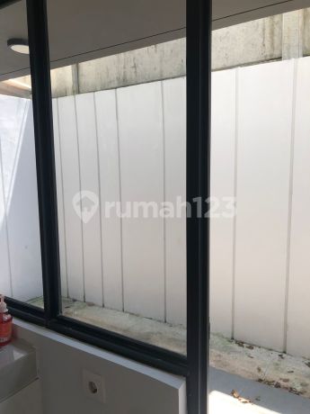 Cash Keras Rumah Siap Huni 2 Lantai di Park Serpong Cash Keras Rumah Siap Huni 2 Lantai di Park Serpong
