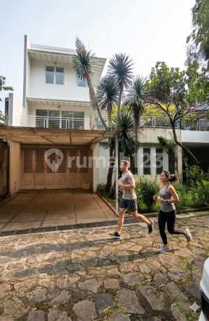 Dijual Cepat Rumah 3 Lantai Riverville Lebak Bulus Lingkungan Exotic dan Asri