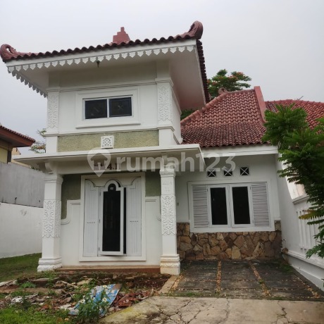 Rumah Modern di Perumahan Taman Kenari Nusantara, Cibubur, SHM