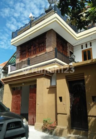 PASTI DEAL DI JUAL RUMAH LOKASI SEKAR TUNJUNG GATOT SUBROTO TIMUR DENPASAR TIMUR
