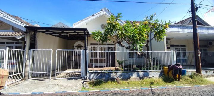 Rumah Besar 1 Lantai Full Furnish di Rungkut Mapan Rumah Butuh Minim Renovasi SHM di Jl. Rungkut Mapan Timur X Blok Ei No. 8, Rungkut Tengah, Gunung Anyar, Kota Surabaya, Jawa Timur, Indonesia, 60293, Rungkut