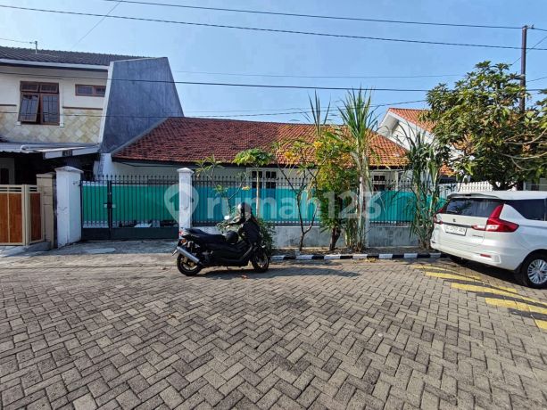 Rumah Hutung Tanah Cocok Buat Kos Di Depan Kampus Upn Rungkut Rumah SHM di Puskesmas Medoka Ayu, Jl. Medokan Asri Utara IV No. 31, Medokan Ayu, Rungkut, Kota Surabaya, Jawa Timur, Indonesia, 60295, Rungkut Rumah Hutung Tanah Cocok Buat Kos Di Depan Kampus Upn Rungkut Rumah SHM di Puskesmas Medoka Ayu, Jl. Medokan Asri Utara IV No. 31, Medokan Ayu, Rungkut, Kota Surabaya, Jawa Timur, Indonesia, 60295, Rungkut