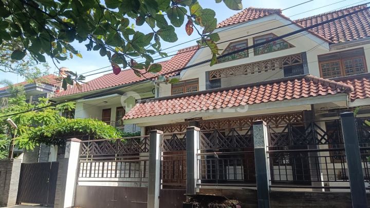 Dijual Rumah Mewah Lux di Cikutra Baru Pahlawan