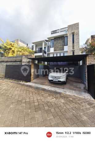 House with Rooftop Sea View 24-Hour Security, Sahadewa Griya Alam Pecatu. House with Rooftop Sea View 24-Hour Security, Sahadewa Griya Alam Pecatu.