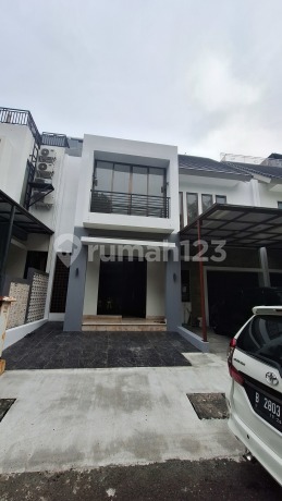 Rumah Siap Huni Di Pasadenia Residence. Pulomas Jakarta Timur.