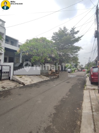 296. Dijual Rumah 2 Lantai di Pulomas Pulo Gadung Jakarta Timur – Dekat Don Bosco & Masjid Baabut Taubah