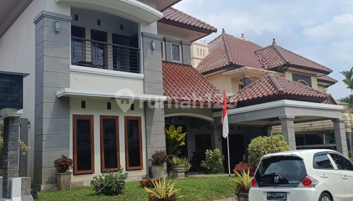 Rumah mewah dalam Perum Pesona Merapi, Ngaglik, Sleman Rumah mewah dalam Perum Pesona Merapi, Ngaglik, Sleman