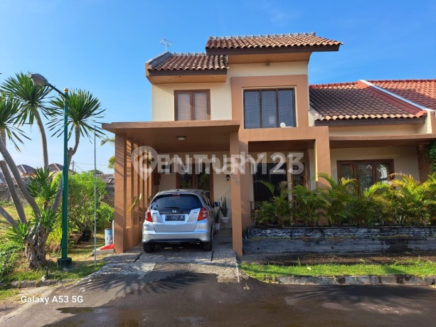 Rumah Bernuansa Vintage Di Taman Wahidin