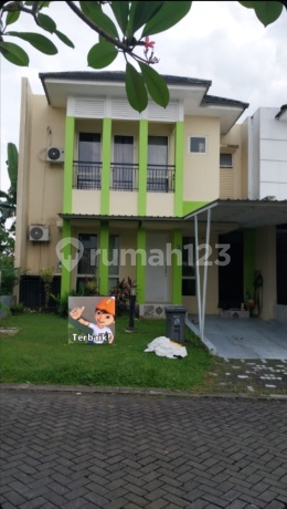 Rumah, 2 Lantai di Grand City. Jl Mt Haryono Balikpapan Rumah, 2 Lantai di Grand City. Jl Mt Haryono Balikpapan
