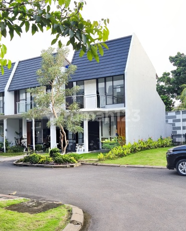 For Sale 2-Story Neat Side Garden Hook House in Metland Cileungsi For Sale 2-Story Neat Side Garden Hook House in Metland Cileungsi