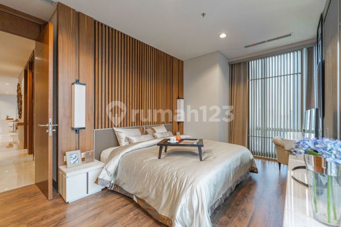 Apartemen Baru dengan Private Lift 3+1 BR Dijual di Jakarta Selatan Area Strategis