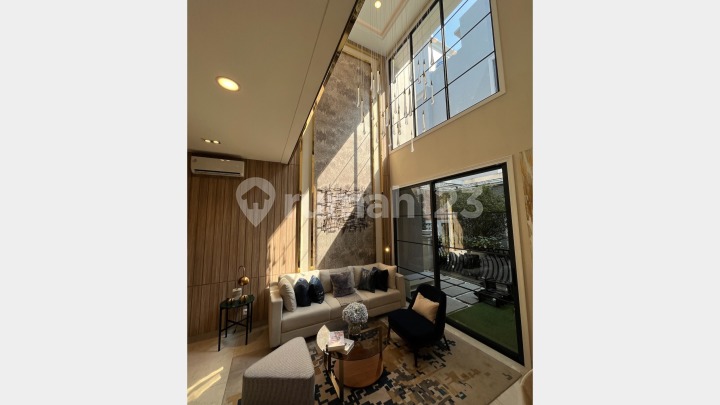 Rumah Premium Luas dengan Fasilitas Bintang Lima Dijual Kondisi Baru di Jakarta