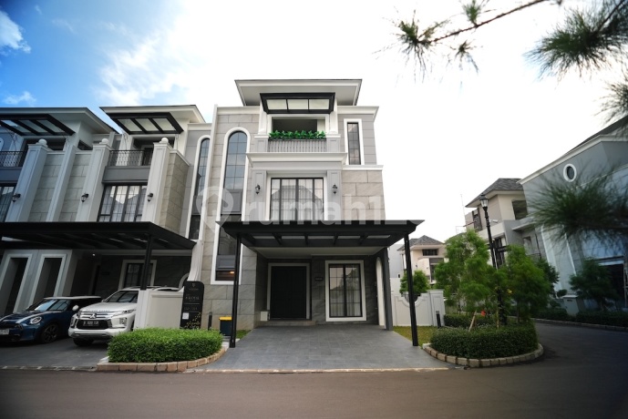 Hunian Premium Luas Harga Terjangkau Dijual Kondisi Baru dengan 3 Lantai Hunian Premium Luas Harga Terjangkau Dijual Kondisi Baru dengan 3 Lantai