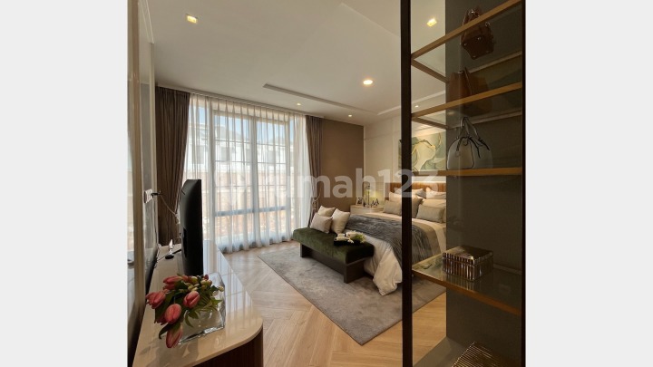 Rumah 3 Lantai dan 5 Kamar Tidur Dijual Fasilitas Lengkap Ada Clubhouse, Lapangan Tenis, Dll