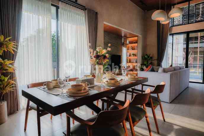 For Sale Rumah Mewah Kondisi Baru di Kebayoran Baru Jarang Ada For Sale Rumah Mewah Kondisi Baru di Kebayoran Baru Jarang Ada