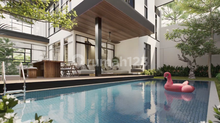 Dijual Rumah Premium 3 Lantai dengan View Langsung ke Lapangan Golf