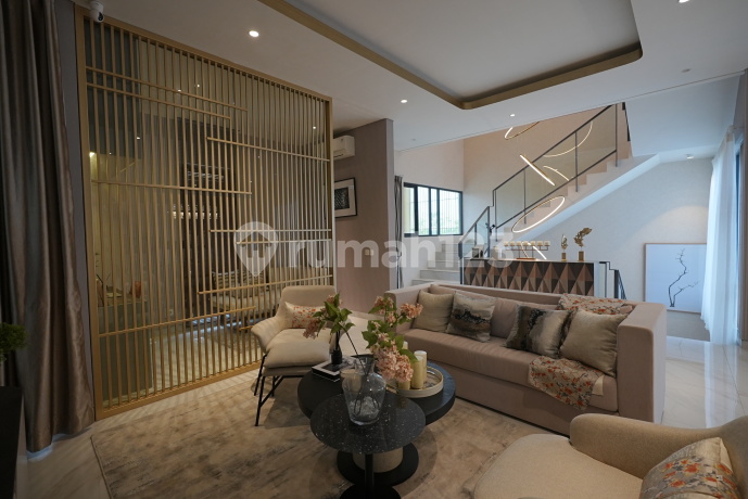 Rumah Mewah 3 Lantai 4Kt di BSD Dekat Grand Lucky, Ice, dan Qbig Rumah Mewah 3 Lantai 4Kt di BSD Dekat Grand Lucky, Ice, dan Qbig