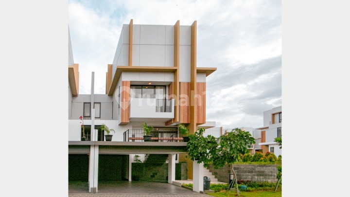 For Sale New and Luxury 3-Story House in The Blizfield BSD with Sky Balcony & Backyard For Sale New and Luxury 3-Story House in The Blizfield BSD with Sky Balcony & Backyard