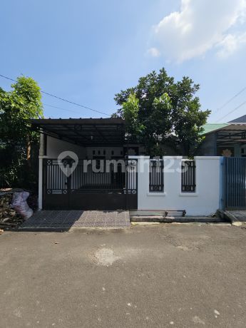 Rumah Bagus Siap Huni di Villa Rizki Ilhami Kelapa Dua Tangerang Rumah Bagus Siap Huni di Villa Rizki Ilhami Kelapa Dua Tangerang
