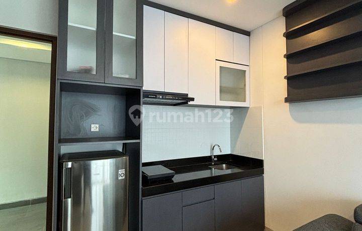 For Rent Stylish 1 Bedroom Apartment 44 Sqm At Newton Ciputra World, Setiabudi, South Jakarta, Fully Furnished.