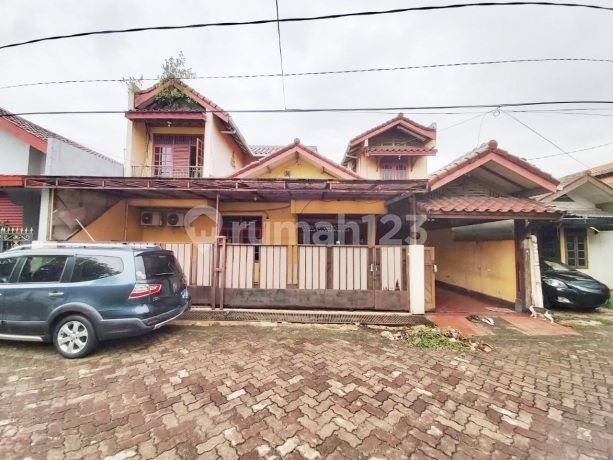 Rumah Lama 2 Lantai. Harga Terjangkau. di Japos Graha Lestari, Jurang Mangu, Pondok Aren.