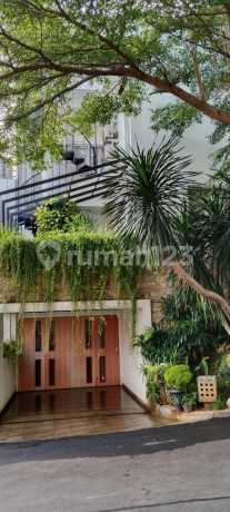 Semi-Furnished Flood-Free House, 2.5 Floors Within a Cluster on Jl Aria Putra, Serua Indah, Ciputat Semi-Furnished Flood-Free House, 2.5 Floors Within a Cluster on Jl Aria Putra, Serua Indah, Ciputat