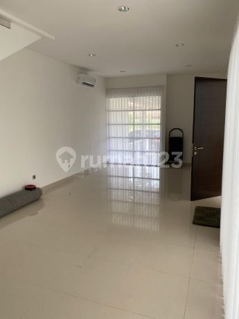 DIJUAL RUMAH SIAP HUNI DI WILADATIKA CIBUBUR JAKARTA TIMUR, Dekat Akses Tol