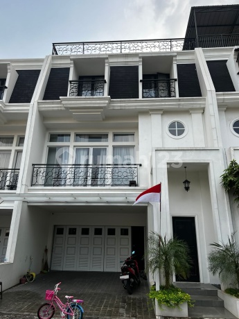 Dijual Rumah Mewah 3 Lantai Di Madja Residence Jakarta Barat