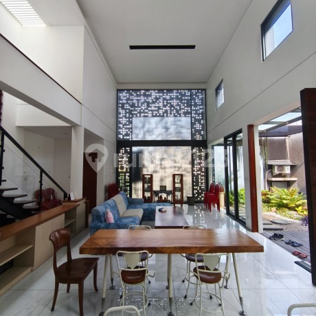 Rumah keren kualitas premium di Komplek Sumber sari, Bandung Rumah keren kualitas premium di Komplek Sumber sari, Bandung