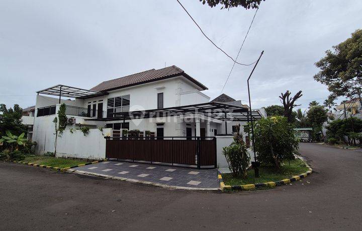 JUAL RUMAH HOEK FULL FURNISHED DI KOMPLEK GRIA JAKARTA, PAMULANG