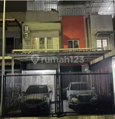 Villa J City Metropolis