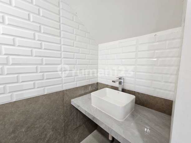 For Sale Super Loss 1 Unit New House Medang Lestari Gading Serpong, Move-in Ready, Tidy, Certificate of Ownership, Row Street 2 Cars.