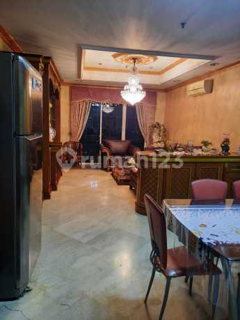 Quick Sale Apt. Kedoya Elok 3BR, Nice View, Corner